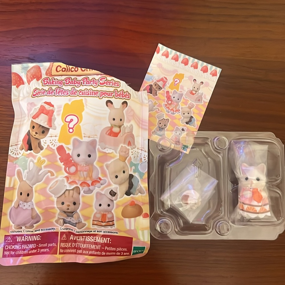 Calico Critters Sylvanian Families Latte Cat Baby - Baking Baby Party Series - Picture 4 of 6
